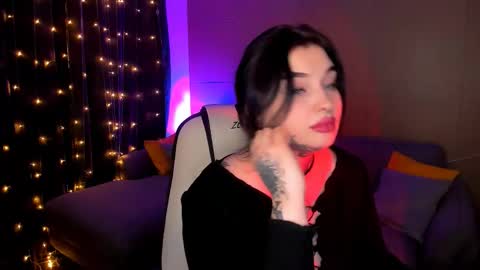 Emily online show from November 20, 2025, 8:14 am