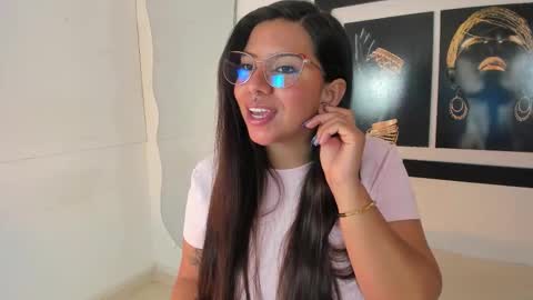 emilyy_cooperr online show from December 5, 2025, 12:14 pm