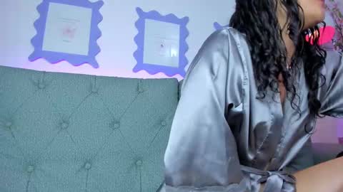 emilyy_kim online show from March 9, 2025, 10:19 am