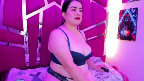 Emilyy Moon online show from June 5, 2026, 3:46 am