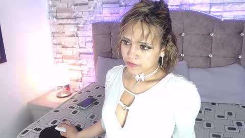 emilyy_sexy01 online show from October 10, 2025, 10:36 am