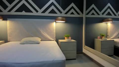 Snapshot of emilyzahar chatting on November 21, 2025, 11:20 am Emily online show from November 21, 2025, 11:20 am