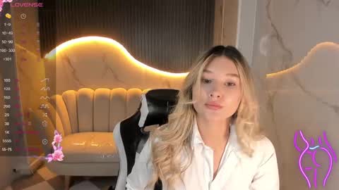 Emma online show from October 2, 2025, 8:27 pm