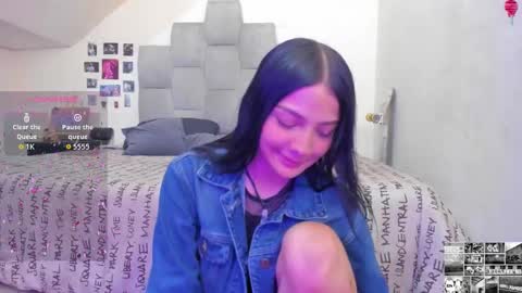 Snapshot of emma__15 chatting on September 19, 2025, 7:14 pm emma  online show from September 19, 2025, 7:14 pm