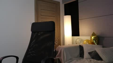 Your Emma online show from April 14, 2026, 9:21 pm