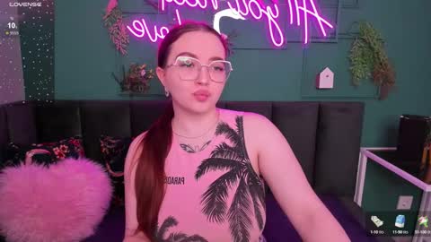 emma_adorablle online show from December 23, 2024, 1:51 am