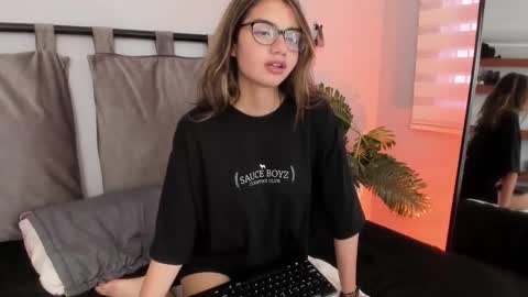 Emma Bloom online show from February 3, 2025, 8:13 pm