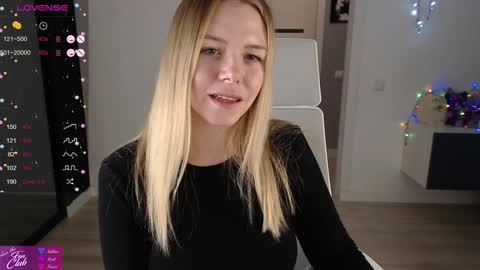 Snapshot of emma_bryan chatting on December 11, 2024, 2:11 pm Emma online show from December 11, 2024, 2:11 pm