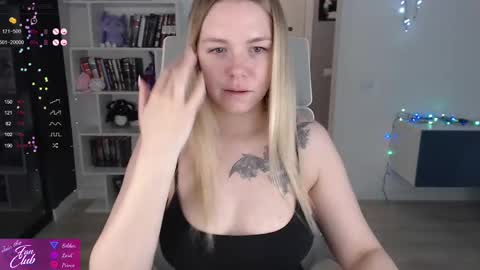 Snapshot of emma_bryan chatting on February 24, 2025, 4:04 pm Emma online show from February 24, 2025, 4:04 pm