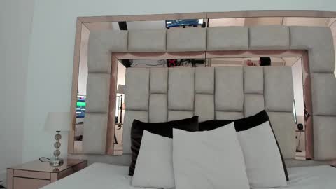 Emma Castillo online show from February 11, 2025, 12:27 pm