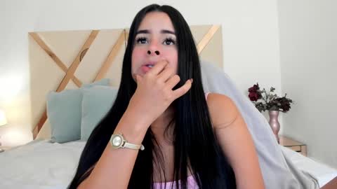 Snapshot of emma_castilloo chatting on April 10, 2026, 10:36 pm Emma Castillo online show from April 10, 2026, 10:36 pm