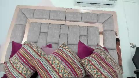 Emma Castillo online show from June 20, 2026, 8:44 pm