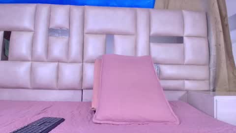 Emma online show from October 2, 2025, 3:02 am