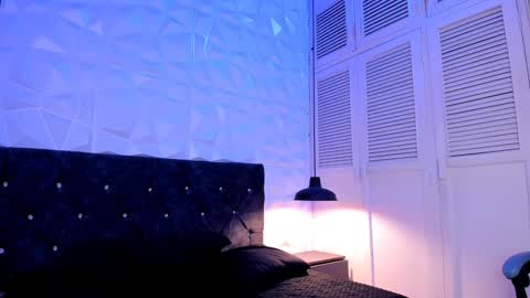 emma_dl2 online show from December 11, 2024, 5:59 pm