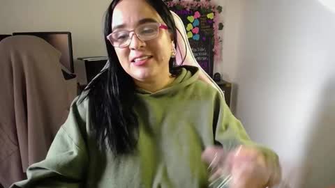 Snapshot of emma_evans07 chatting on December 26, 2024, 5:08 pm emmy online show from December 26, 2024, 5:08 pm