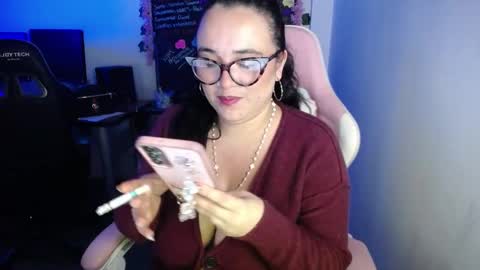 Snapshot of emma_evans07 chatting on December 30, 2024, 12:20 pm emmy online show from December 30, 2024, 12:20 pm