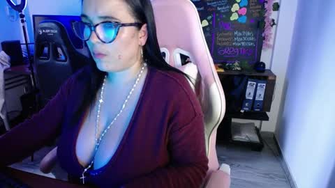 Snapshot of emma_evans07 chatting on December 30, 2024, 7:00 pm emmy online show from December 30, 2024, 7:00 pm