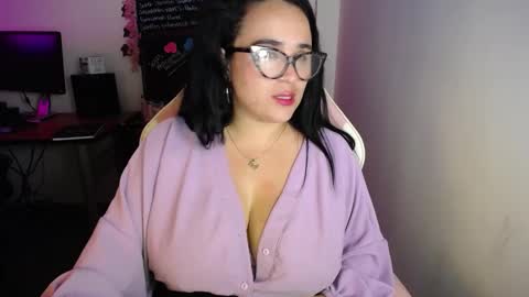 Snapshot of emma_evans07 chatting on January 11, 2025, 12:44 am emmy online show from January 11, 2025, 12:44 am