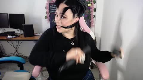 Snapshot of emma_evans07 chatting on February 2, 2025, 11:30 am emmy online show from February 2, 2025, 11:30 am