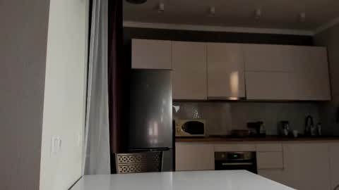 Emma online show from February 15, 2025, 1:49 pm