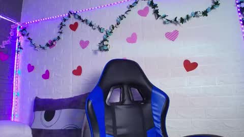 Emma Miel  online show from November 21, 2025, 3:05 am