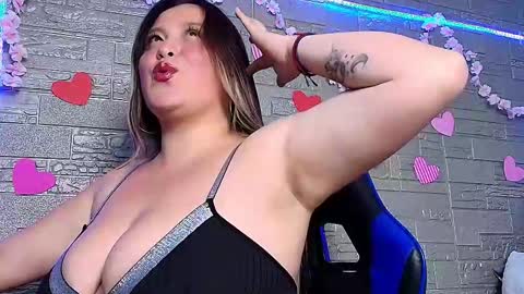 Emma Miel  online show from December 15, 2025, 12:15 am