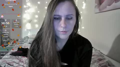 emma_just online show from November 3, 2025, 8:26 am