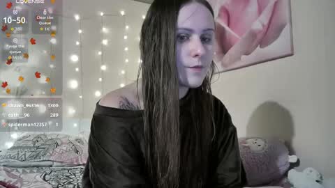emma_just online show from November 6, 2025, 9:32 am