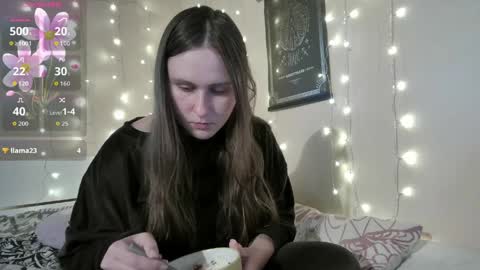 emma_just online show from April 16, 2026, 8:04 am