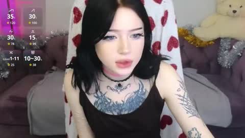 emma_kirks online show from December 23, 2025, 10:35 am