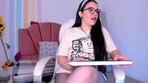 Snapshot of emma_lakshmi chatting on June 27, 2026, 2:44 pm Emma online show from June 27, 2026, 2:44 pm