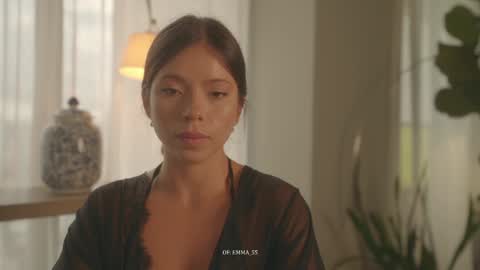 emma_lu1 online show from September 9, 2025, 9:25 pm