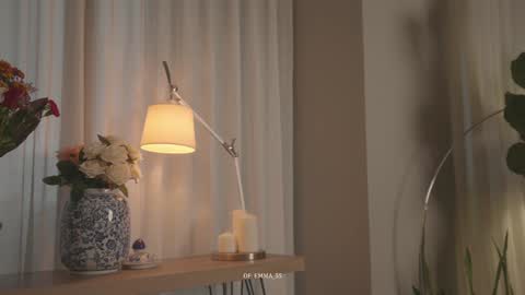 emma_lu1 online show from October 9, 2025, 2:48 pm