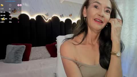 Snapshot of emma_mendoza chatting on October 20, 2025, 12:05 pm Emma online show from October 20, 2025, 12:05 pm