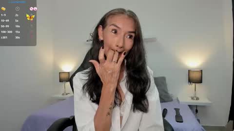 Snapshot of emma_mendoza chatting on November 13, 2025, 12:04 pm Emma online show from November 13, 2025, 12:04 pm