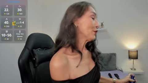 Snapshot of emma_mendoza chatting on November 18, 2025, 12:09 pm Emma online show from November 18, 2025, 12:09 pm