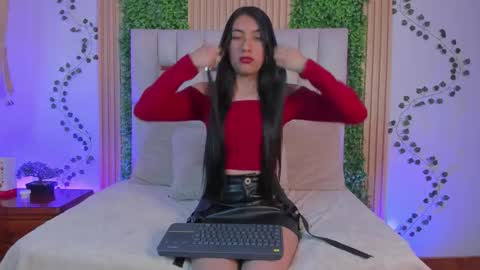 Snapshot of emma_nmm chatting on January 13, 2026, 7:41 pm Emma online show from January 13, 2026, 7:41 pm