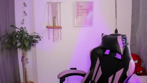 Snapshot of emma_rinaldi_ chatting on June 22, 2026, 6:49 pm Emma online show from June 22, 2026, 6:49 pm