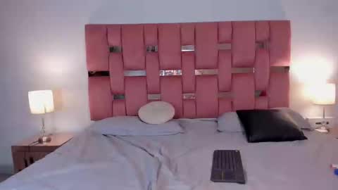 emma_saenz01 online show from January 9, 2025, 3:36 am