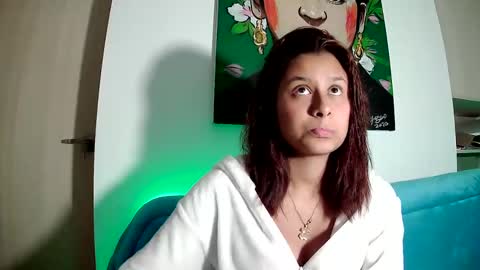 Snapshot of emma_thompson1 chatting on February 18, 2025, 2:49 am Emma online show from February 18, 2025, 2:49 am