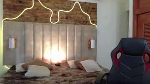 emma_visconti online show from September 26, 2025, 1:04 pm