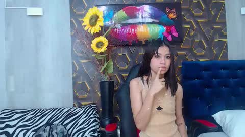 EMMA online show from October 12, 2025, 8:19 pm