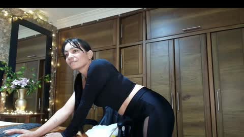 Emma online show from December 28, 2024, 7:22 pm