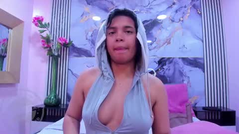 Emma  online show from October 12, 2025, 2:43 am