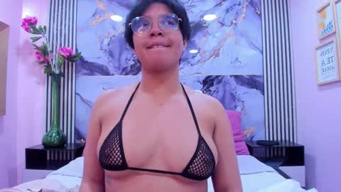 Emma  online show from October 15, 2025, 3:17 am