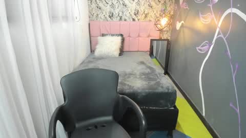 Emma Evans online show from January 28, 2025, 11:49 am