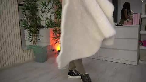 emmablanco online show from April 6, 2026, 5:08 am