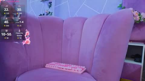 emma cortez online show from December 3, 2025, 11:52 am