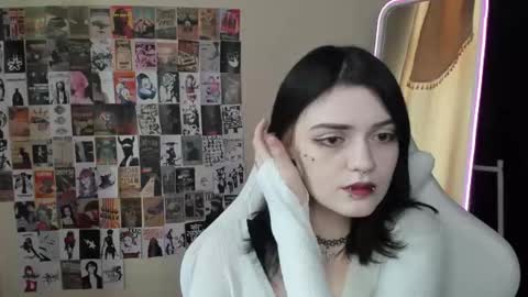 Snapshot of emmadarkk chatting on November 15, 2025, 7:38 am Emma online show from November 15, 2025, 7:38 am