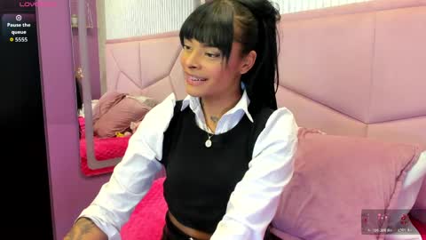 emmaebony_ online show from May 6, 2026, 2:19 am
